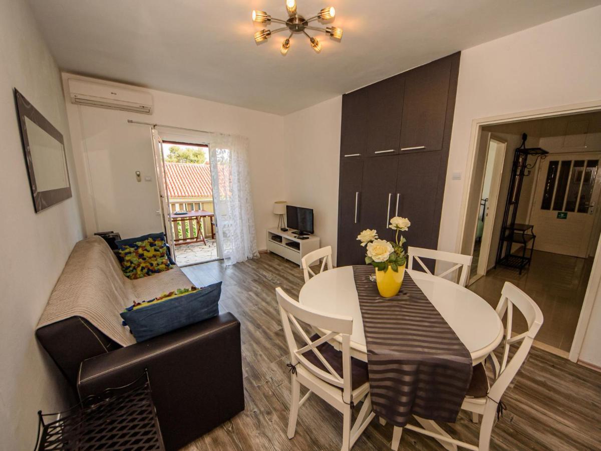 Holiday Home Silvija By Interhome ซูเปตาร์ ภายนอก รูปภาพ